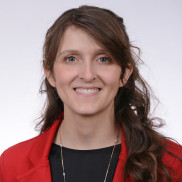 headshot of Amanda Crall