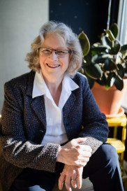 headshot of Donna Smith